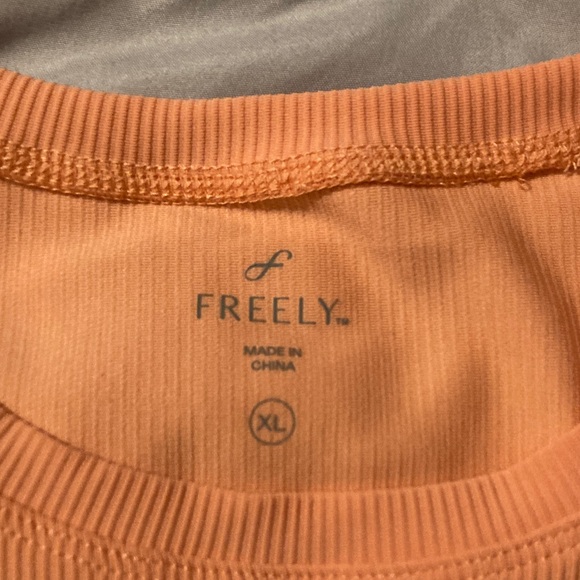 Freely Ribbed Tank - Picture 4 of 8